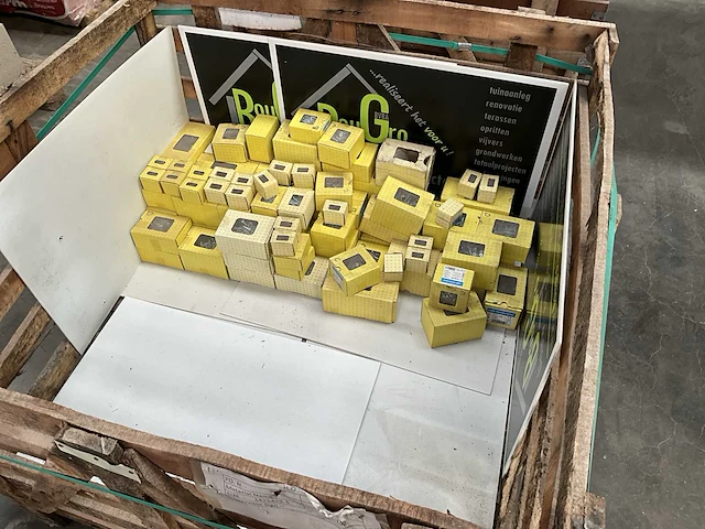 Pgb fasteners grote partij diverse bevestigingsmateriaal - afbeelding 2 van  9
