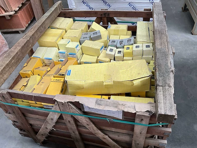 Pgb fasteners grote partij diverse bevestigingsmateriaal - afbeelding 4 van  9