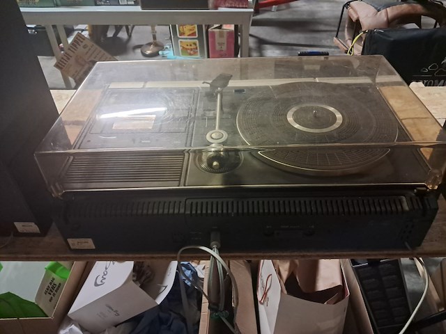 Philipps radio,cassette en platenspeler goede staat + 2 boxen - afbeelding 8 van  8