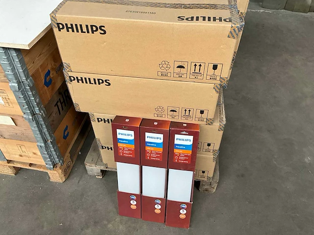 Philips aqualine 24w led ip65 plafondlamp (24x) - afbeelding 1 van  10