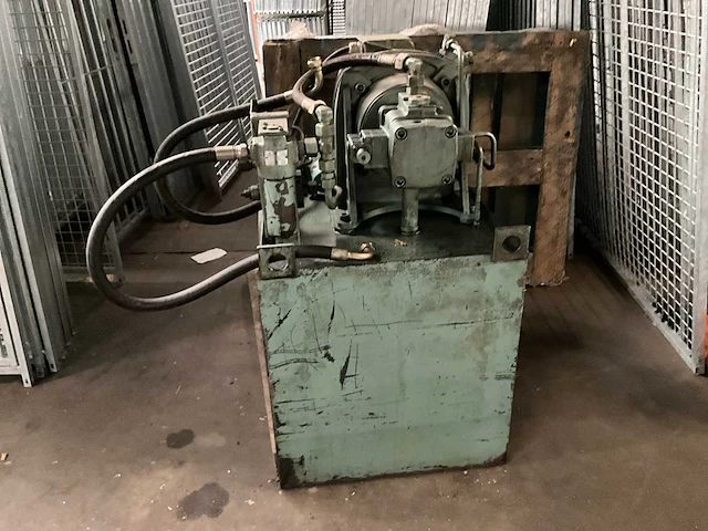 Phw - 100 - persmachine met matrijs voor profielplaten - afbeelding 6 van  22