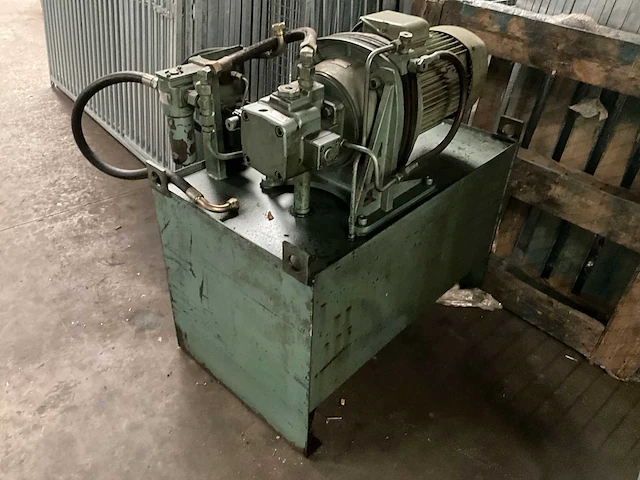 Phw - 100 - persmachine met matrijs voor profielplaten - afbeelding 7 van  22