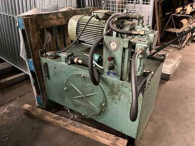 Phw - 100 - persmachine met matrijs voor profielplaten - afbeelding 8 van  22
