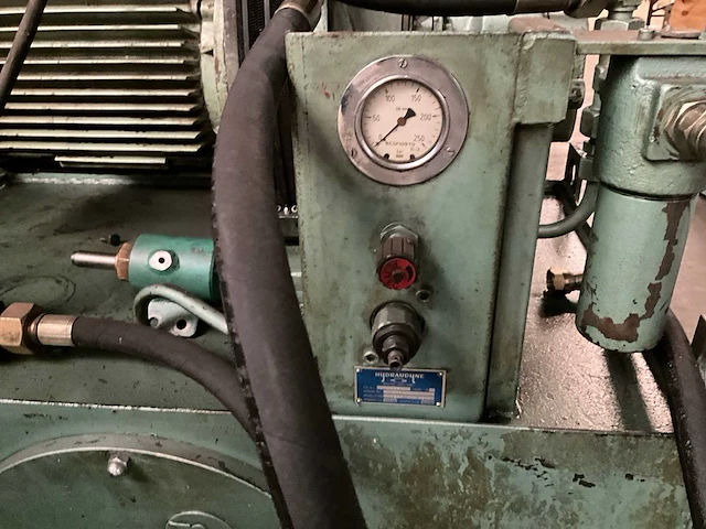 Phw - 100 - persmachine met matrijs voor profielplaten - afbeelding 9 van  22
