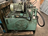 Phw - 100 - persmachine met matrijs voor profielplaten - afbeelding 11 van  22