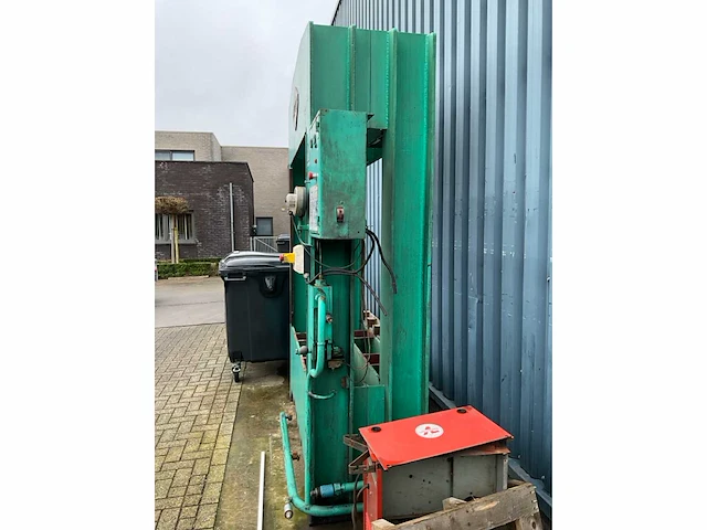 Phw - 100 - persmachine met matrijs voor profielplaten - afbeelding 18 van  22