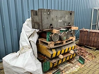 Phw - 100 - persmachine met matrijs voor profielplaten - afbeelding 21 van  22