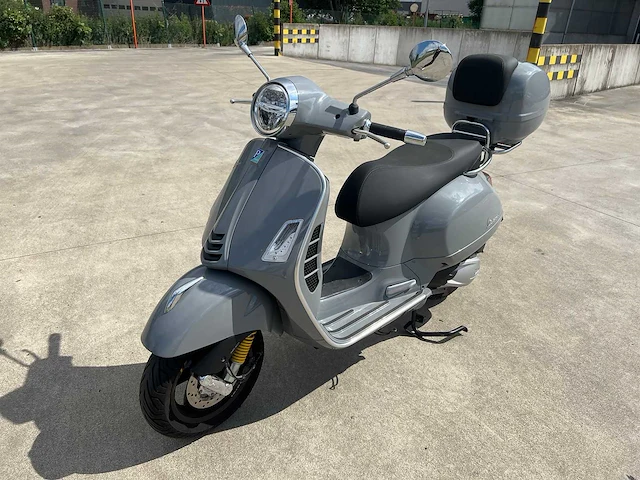 Piaggio - gts 300 - motorfiets - afbeelding 6 van  14