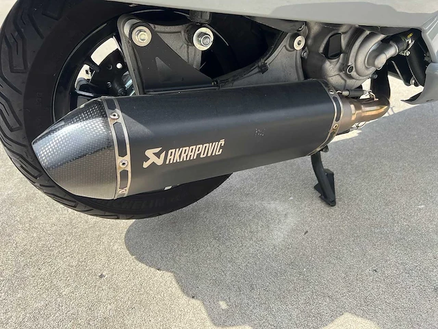 Piaggio - gts 300 - motorfiets - afbeelding 10 van  14