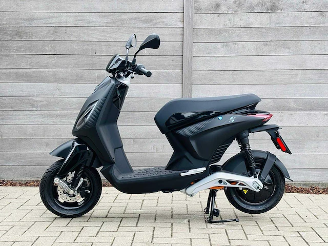 Piaggio 1 plus scooter - afbeelding 2 van  8