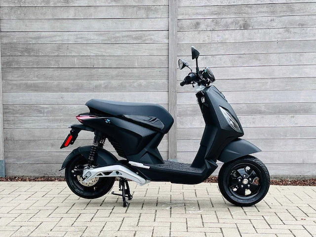 Piaggio 1 plus scooter - afbeelding 4 van  8
