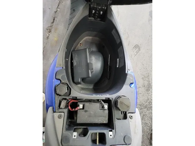 Piaggio scooter - afbeelding 2 van  8