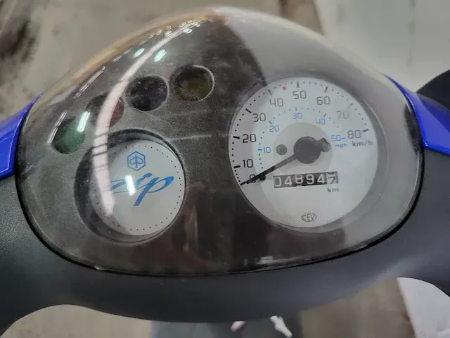 Piaggio scooter - afbeelding 7 van  8