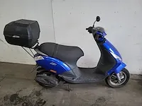 Piaggio scooter - afbeelding 8 van  8