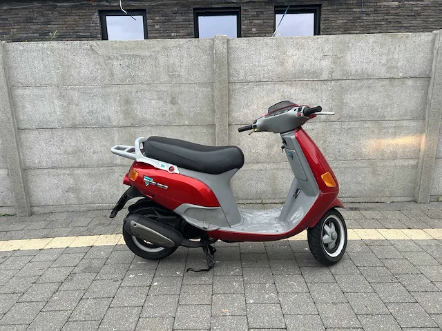 Piaggio skr 125 - skr - afbeelding 4 van  5