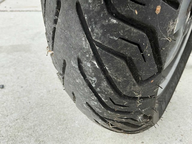 Piaggio vespa 125 - afbeelding 19 van  32