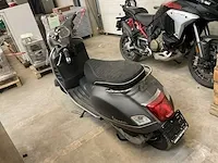 Piaggio vespa gts motorfiets - afbeelding 3 van  8