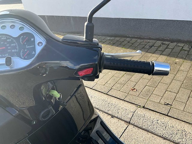 Piaggio vespa gts300 - afbeelding 9 van  30