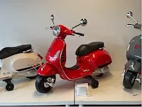 Piaggio vespa kids e-scooter (10x) - afbeelding 1 van  12