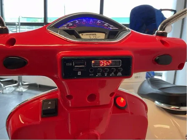 Piaggio vespa kids e-scooter (10x) - afbeelding 7 van  12