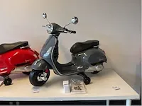 Piaggio vespa kids e-scooter (10x) - afbeelding 1 van  10