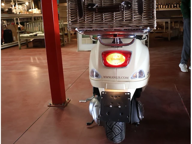 Piaggio vespa lx125 - zapm4430000029104 - 2006 - afbeelding 13 van  25
