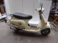 Piaggio vespa - afbeelding 1 van  6