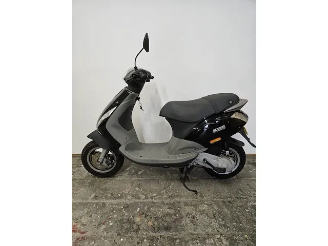 Piaggio zip - afbeelding 1 van  8