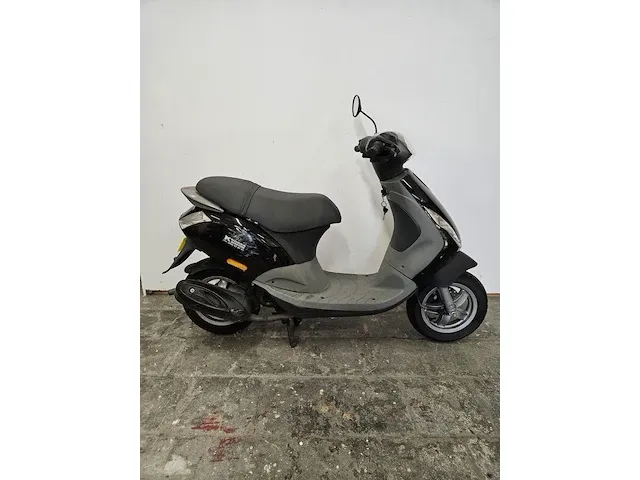 Piaggio zip - afbeelding 4 van  8