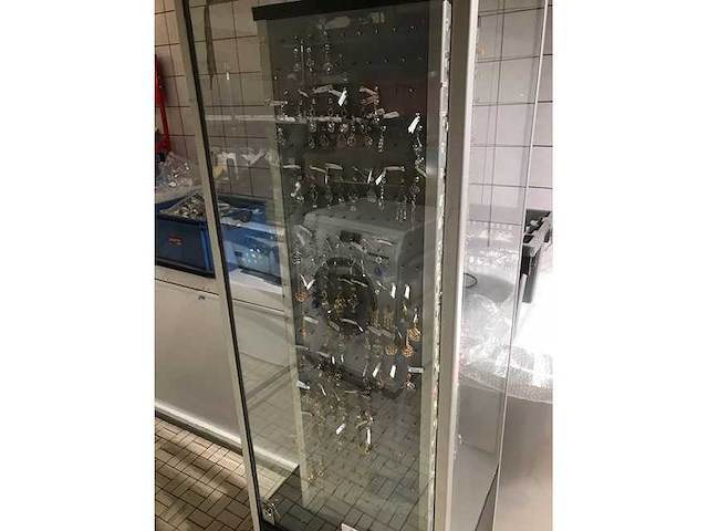 Piercing - afbeelding 2 van  11