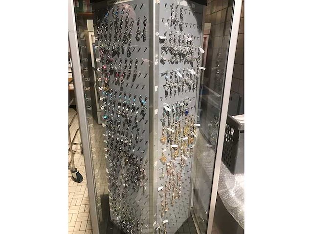 Piercing - afbeelding 3 van  11