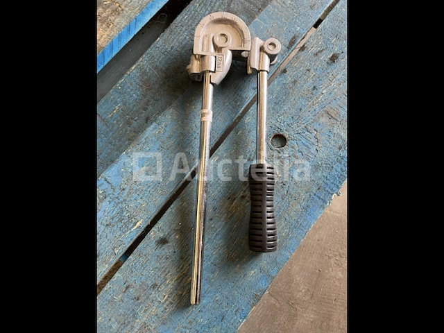 Pijpenbuiger 12 mm - afbeelding 1 van  2