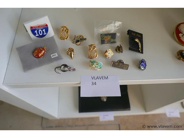 Pins - afbeelding 1 van  1