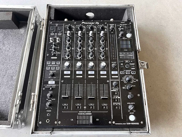 Pioneer - djm-900 nxs 2 - dj-mixer - afbeelding 1 van  6