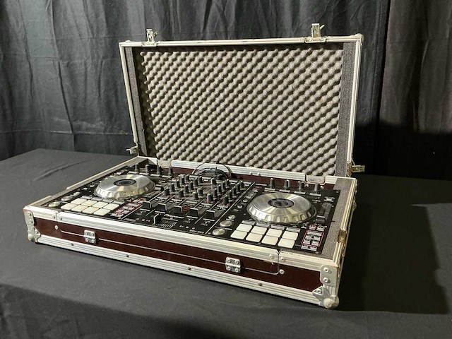 Pioneer 4-kanaals dj controler - afbeelding 1 van  8