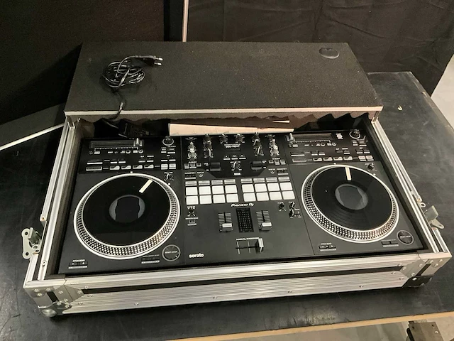 Pioneer ddj-rev 7 digitale mengtafel - afbeelding 1 van  9