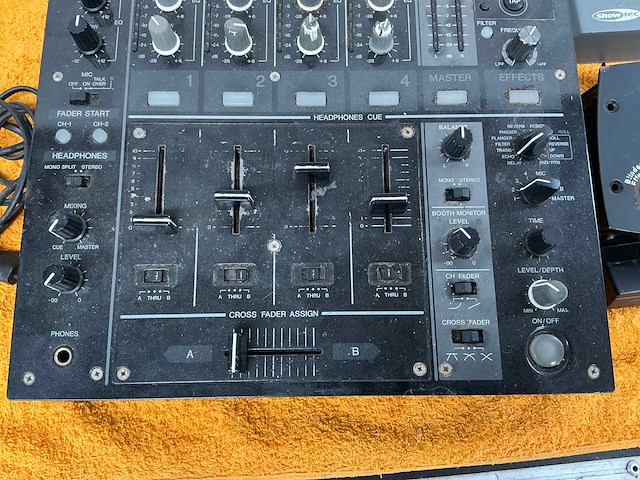 Pioneer djm-700 4-kanaals mixer - afbeelding 3 van  4