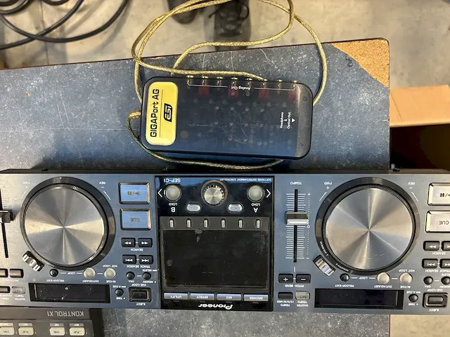 Pioneer sep-c1 middicontroller + audiokaart 8 out - afbeelding 1 van  1