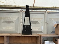 Piramide vuurkorf. - afbeelding 1 van  2