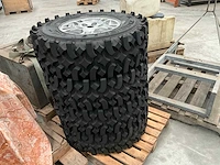 Pirelli brutale banden met velg 4x4 m+s (x4) - afbeelding 1 van  6