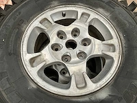 Pirelli brutale banden met velg 4x4 m+s (x4) - afbeelding 5 van  6