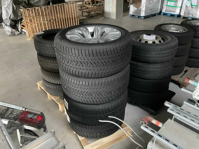 Pirelli scorpion bmw x5 winterset (4x) - afbeelding 1 van  8