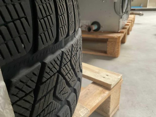 Pirelli scorpion bmw x5 winterset (4x) - afbeelding 8 van  8