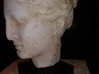 Plaasteren pilaar met beeld - afbeelding 5 van  6