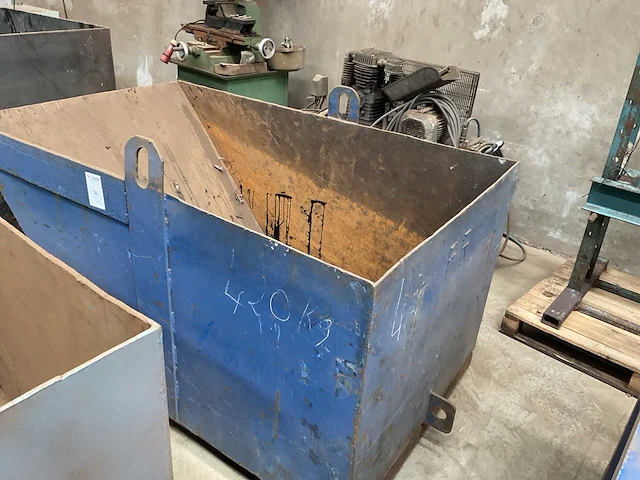 Plaatstalen afvalcontainer - afbeelding 1 van  3