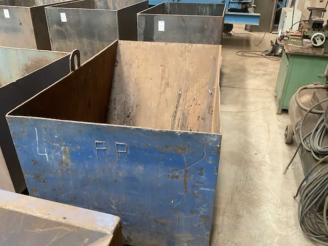 Plaatstalen afvalcontainer - afbeelding 2 van  3