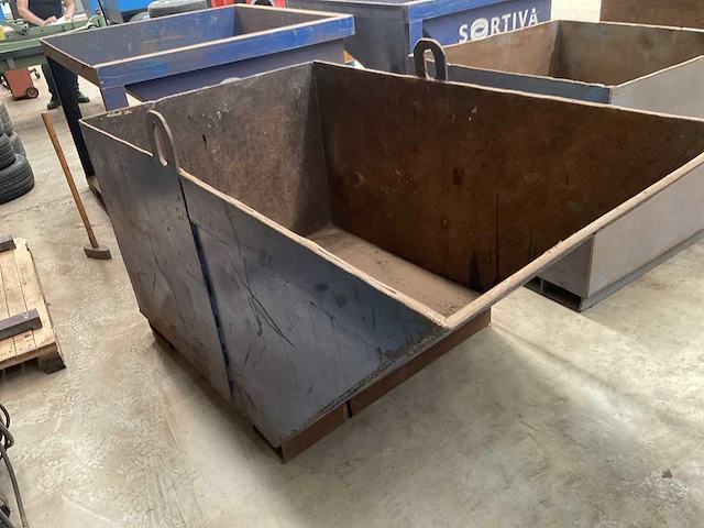 Plaatstalen afvalcontainer - afbeelding 3 van  3