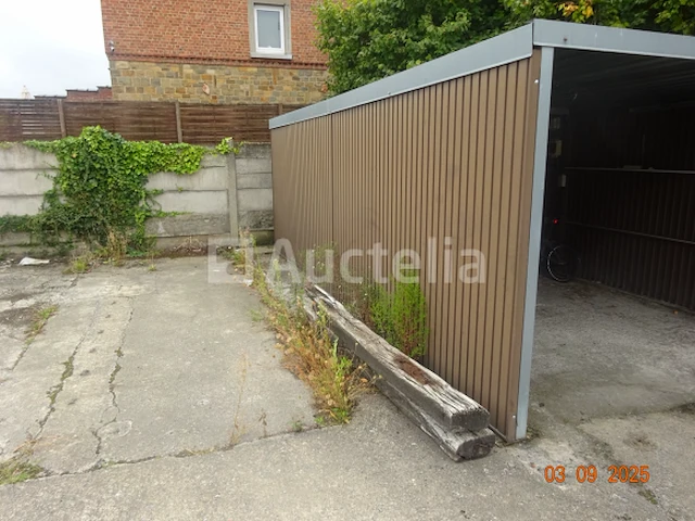 Plaatstalen garage met elektrische deur - afbeelding 3 van  6