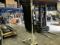 Planet fitness 16x mateen met rek krachtstation - afbeelding 4 van  5