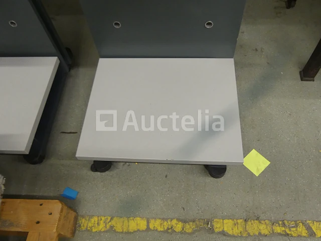 Planken op wielen en trapeziumvormige tafel - afbeelding 6 van  7